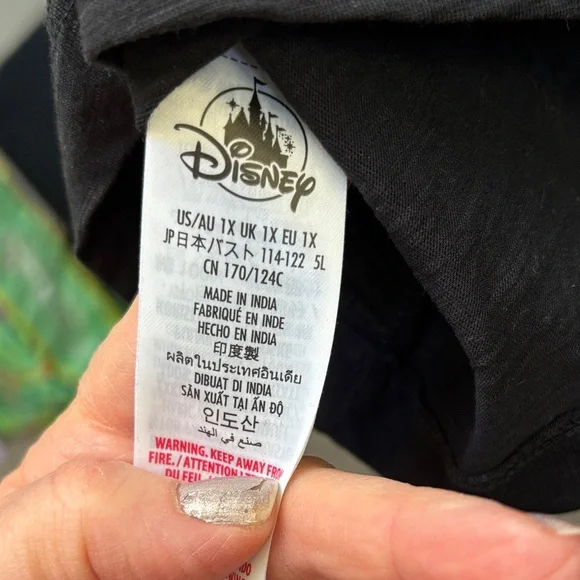 Disney Haunted Mansion Hitch Hiking Ghosts Tee Sz 1X - Picture 8 of 8